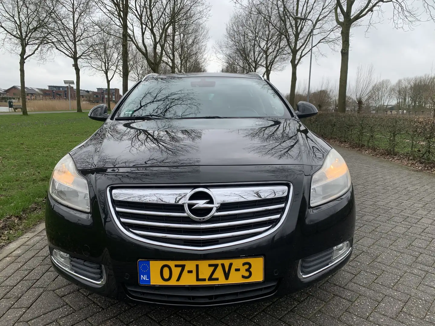 Opel Insignia Sports Tourer 1.6 T Edition Zwart - 2