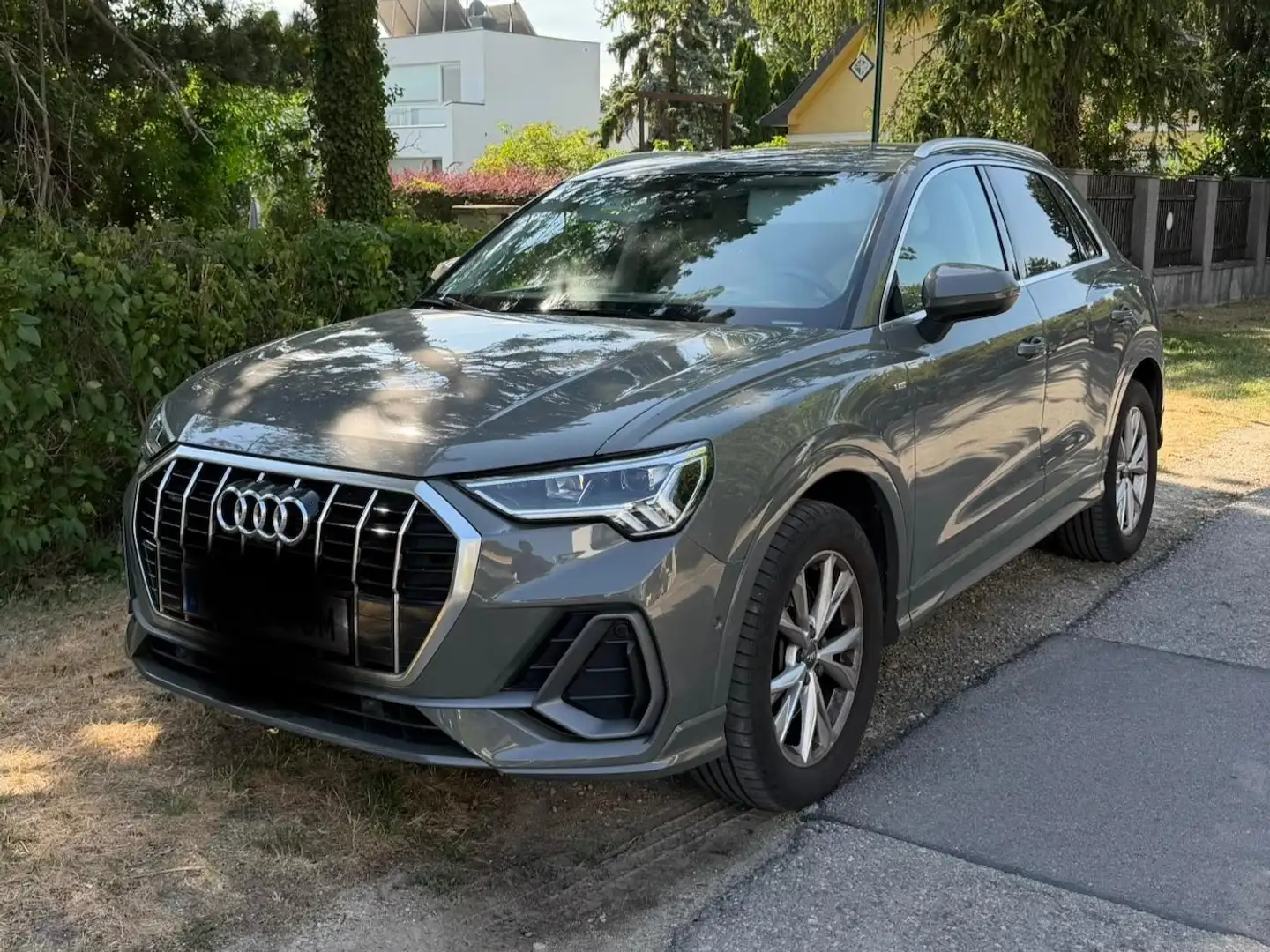 Audi Q3 Q3 40 TDI quattro S-line S-tronic S-line Grau - 2