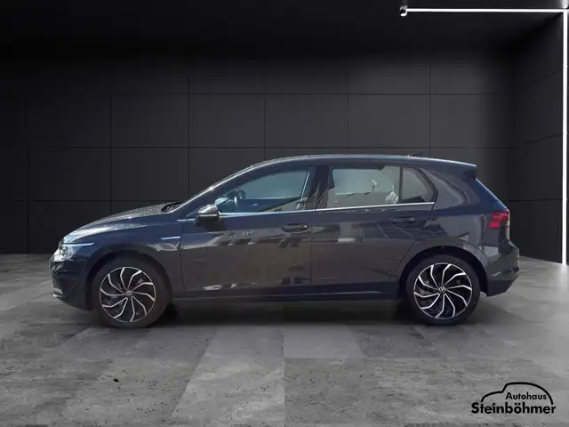 Volkswagen Golf view 3