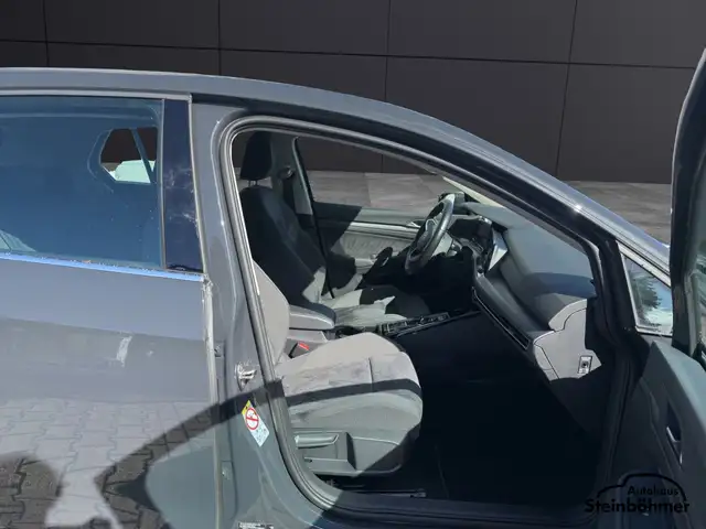 Volkswagen Golf view 13