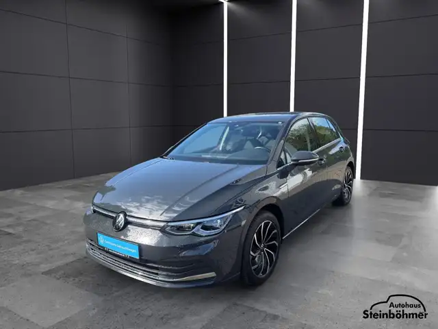 Volkswagen Golf view 2