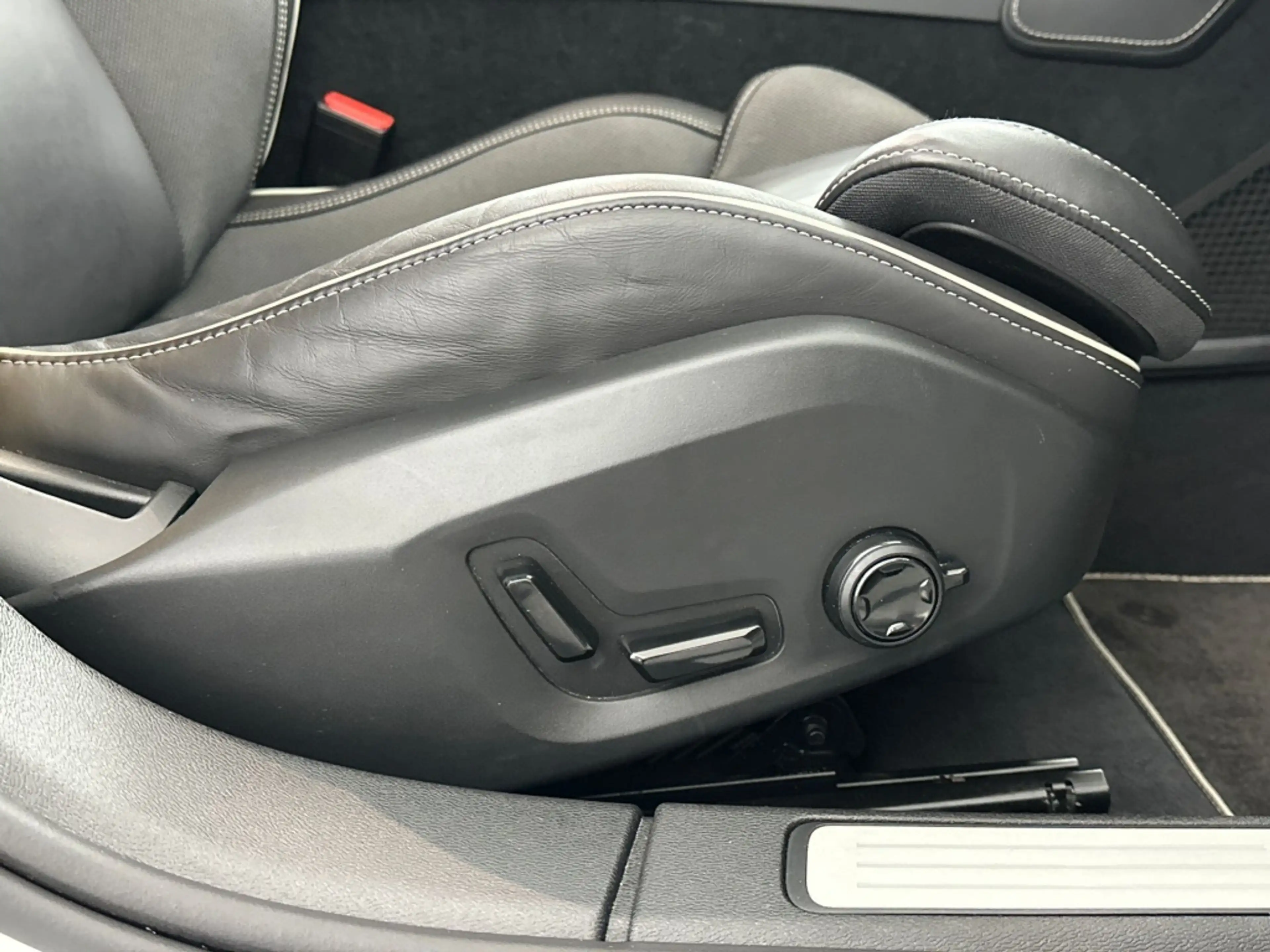 Volvo S60 T8 405PK Polestar Engineered| Pano| HUD| Bowers&Wi — photo 22