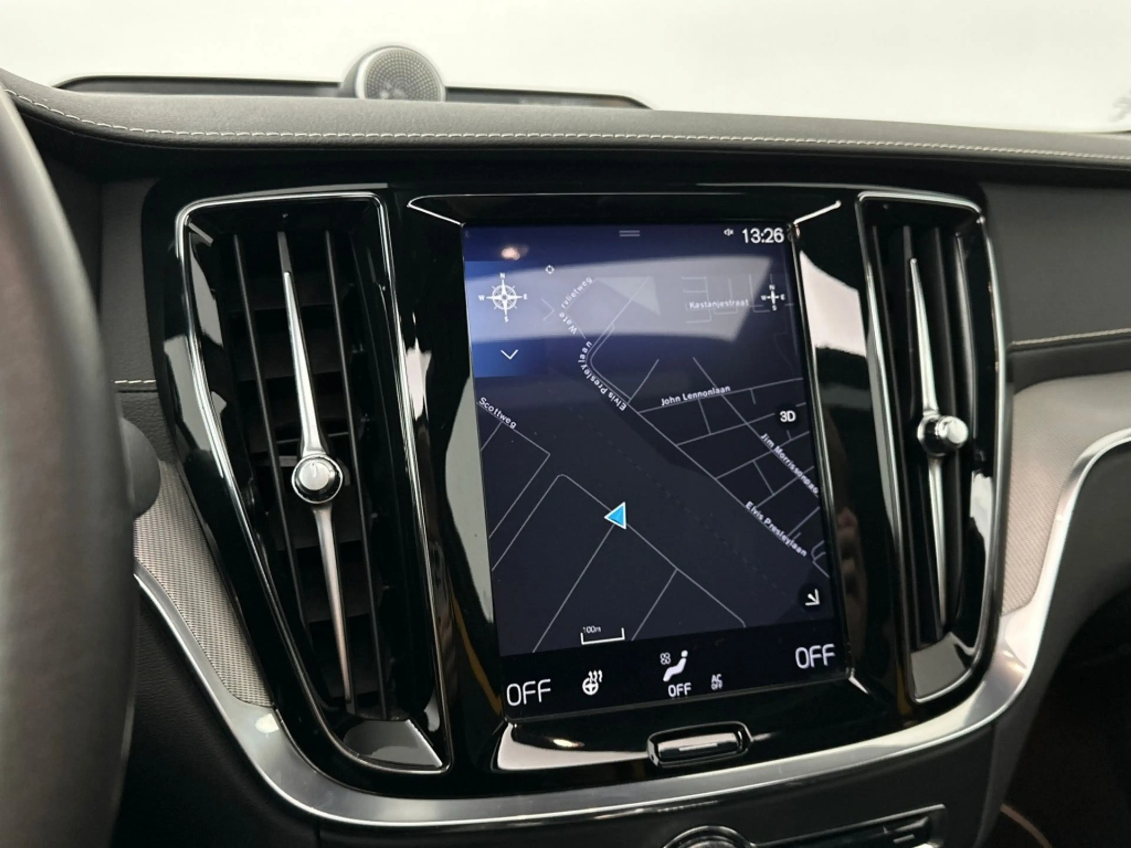 Volvo S60 T8 405PK Polestar Engineered| Pano| HUD| Bowers&Wi — photo 34