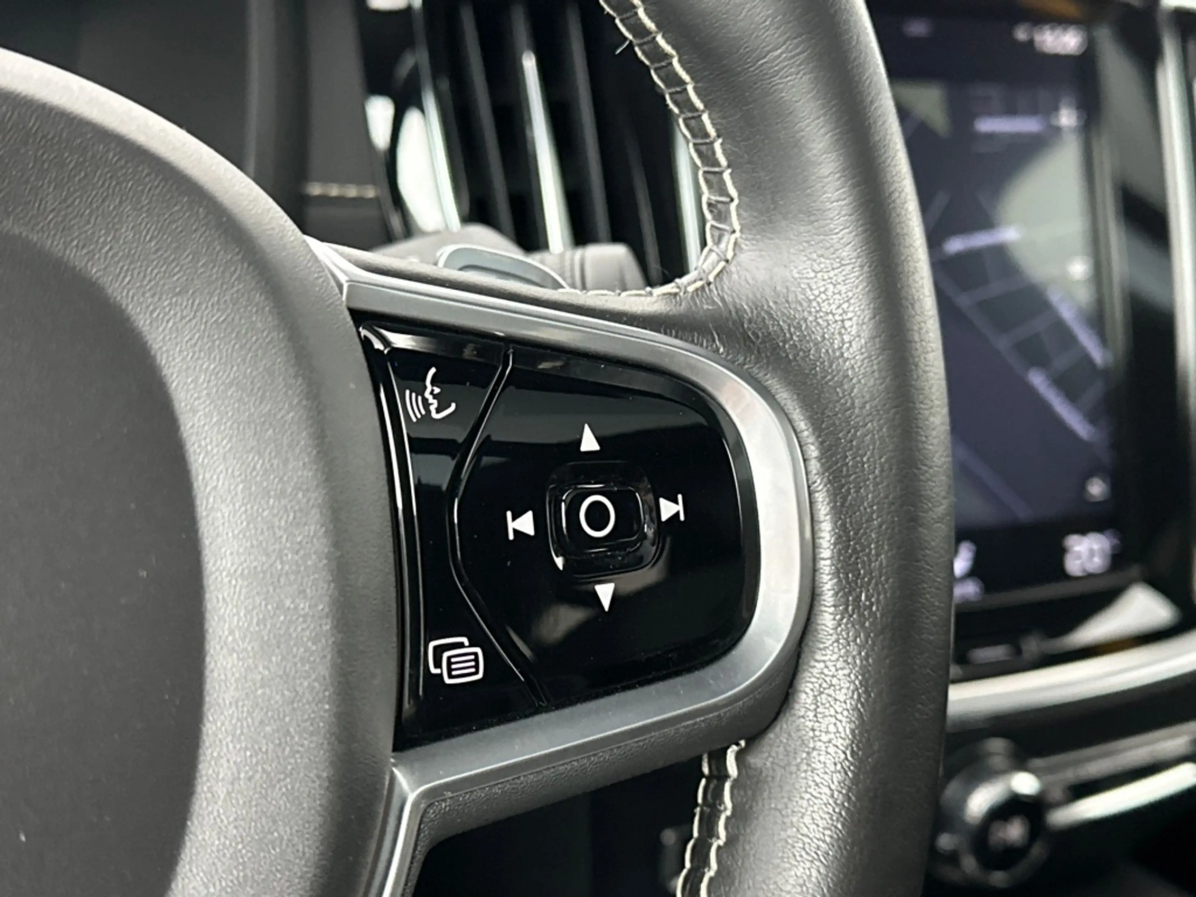 Volvo S60 T8 405PK Polestar Engineered| Pano| HUD| Bowers&Wi — photo 28