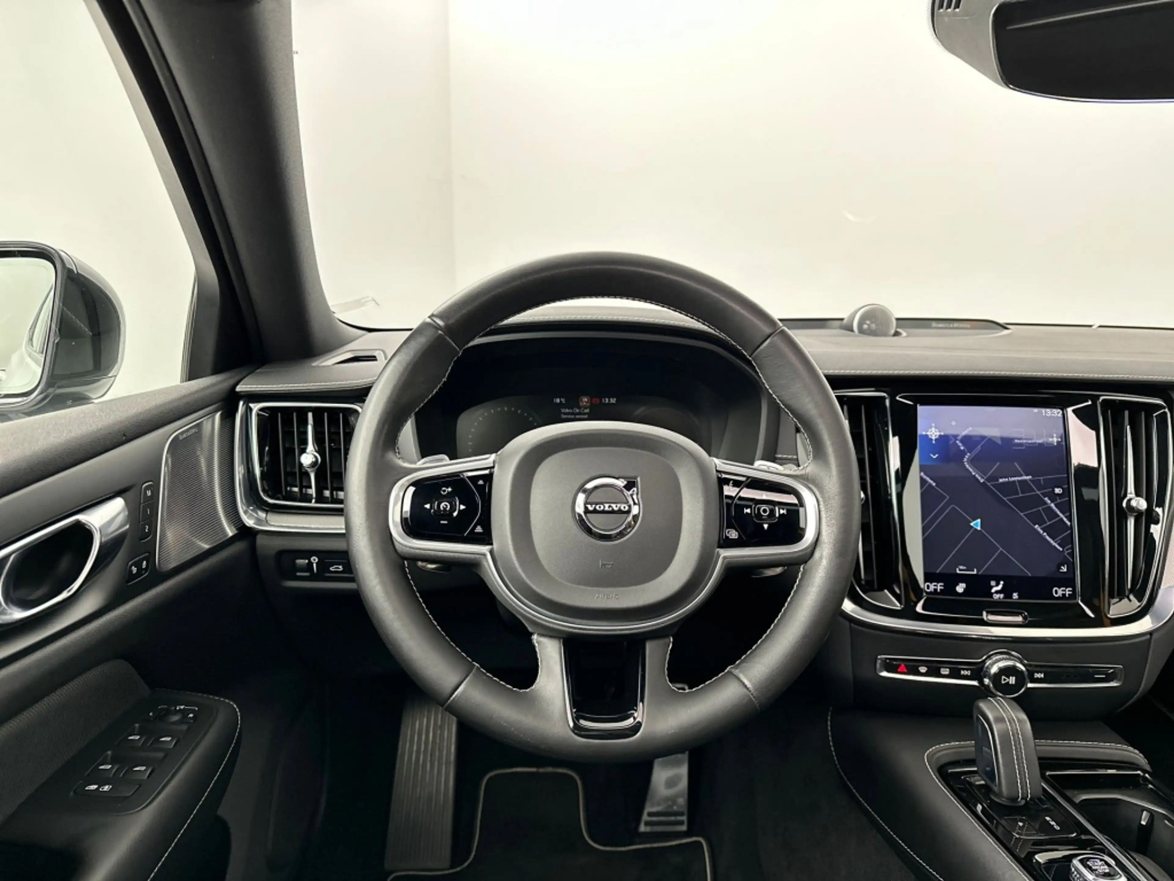 Volvo S60 T8 405PK Polestar Engineered| Pano| HUD| Bowers&Wi — photo 38