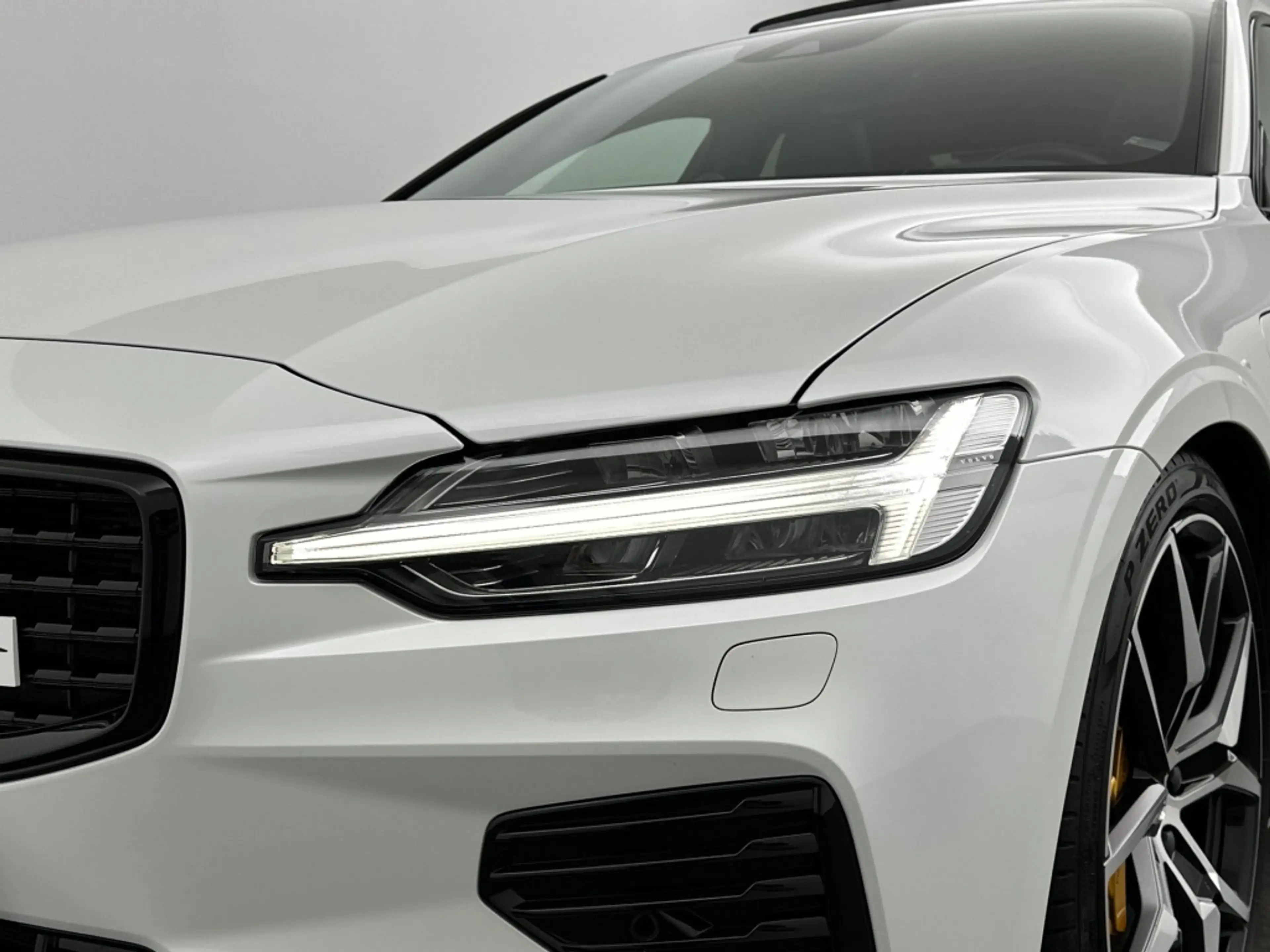 Volvo S60 T8 405PK Polestar Engineered| Pano| HUD| Bowers&Wi — photo 11