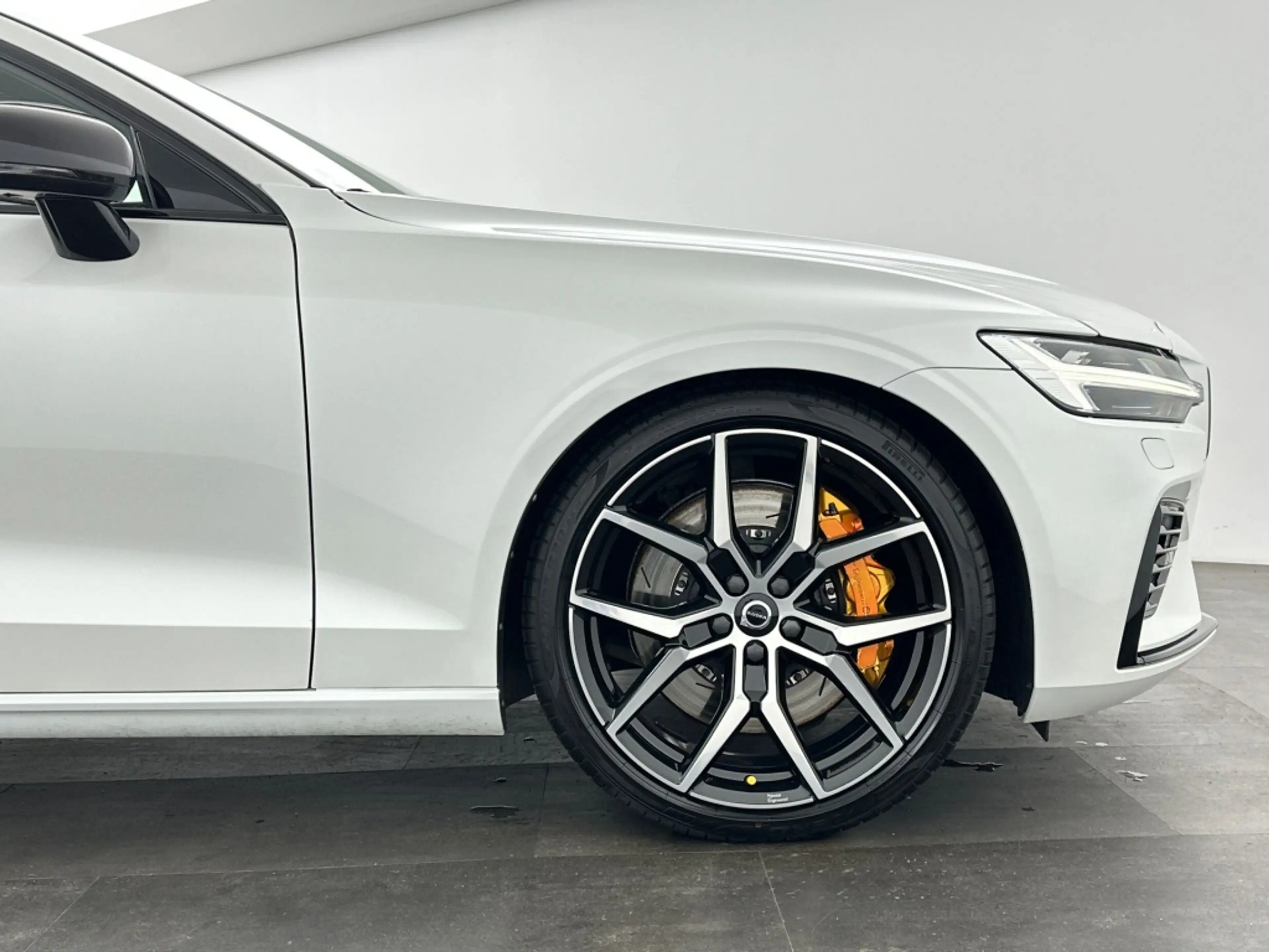 Volvo S60 T8 405PK Polestar Engineered| Pano| HUD| Bowers&Wi — photo 10