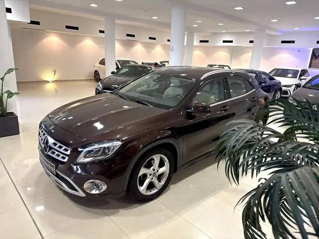 Mercedes-Benz GLA 200