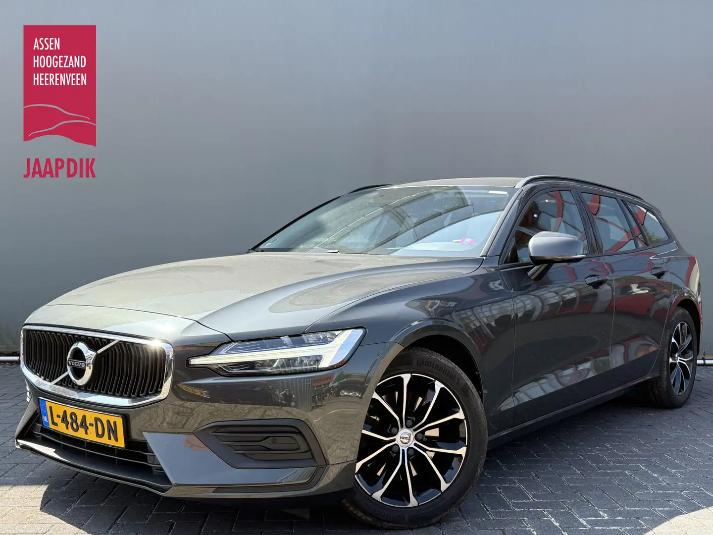 Volvo V60 BWJ 2021 2.0 B3 164 PK Momentum Advantage AUTOMAAT Grijs - 1