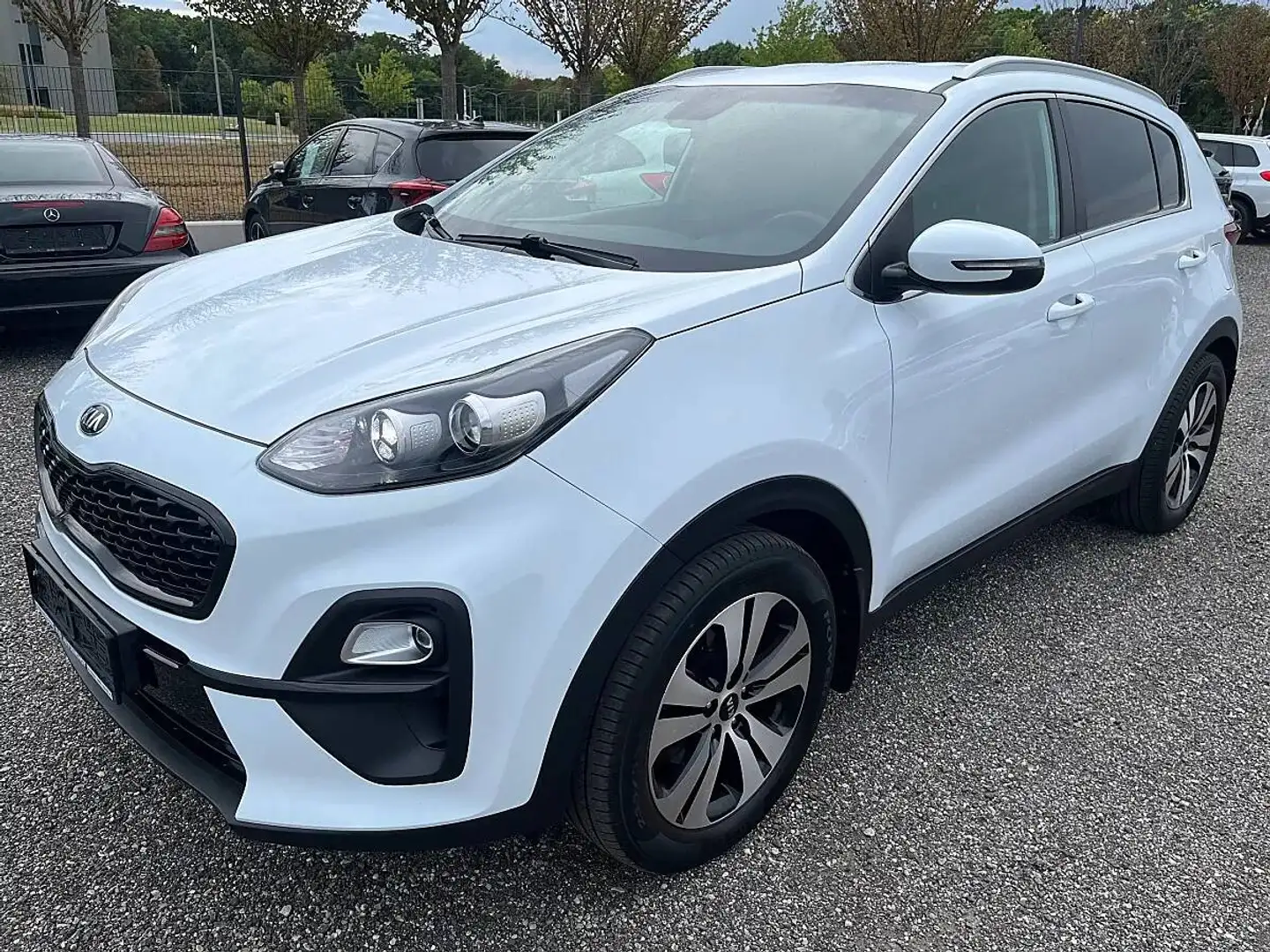 Kia Sportage Sportage 1,6 CRDI SCR MHD Silber Silber Weiß - 1