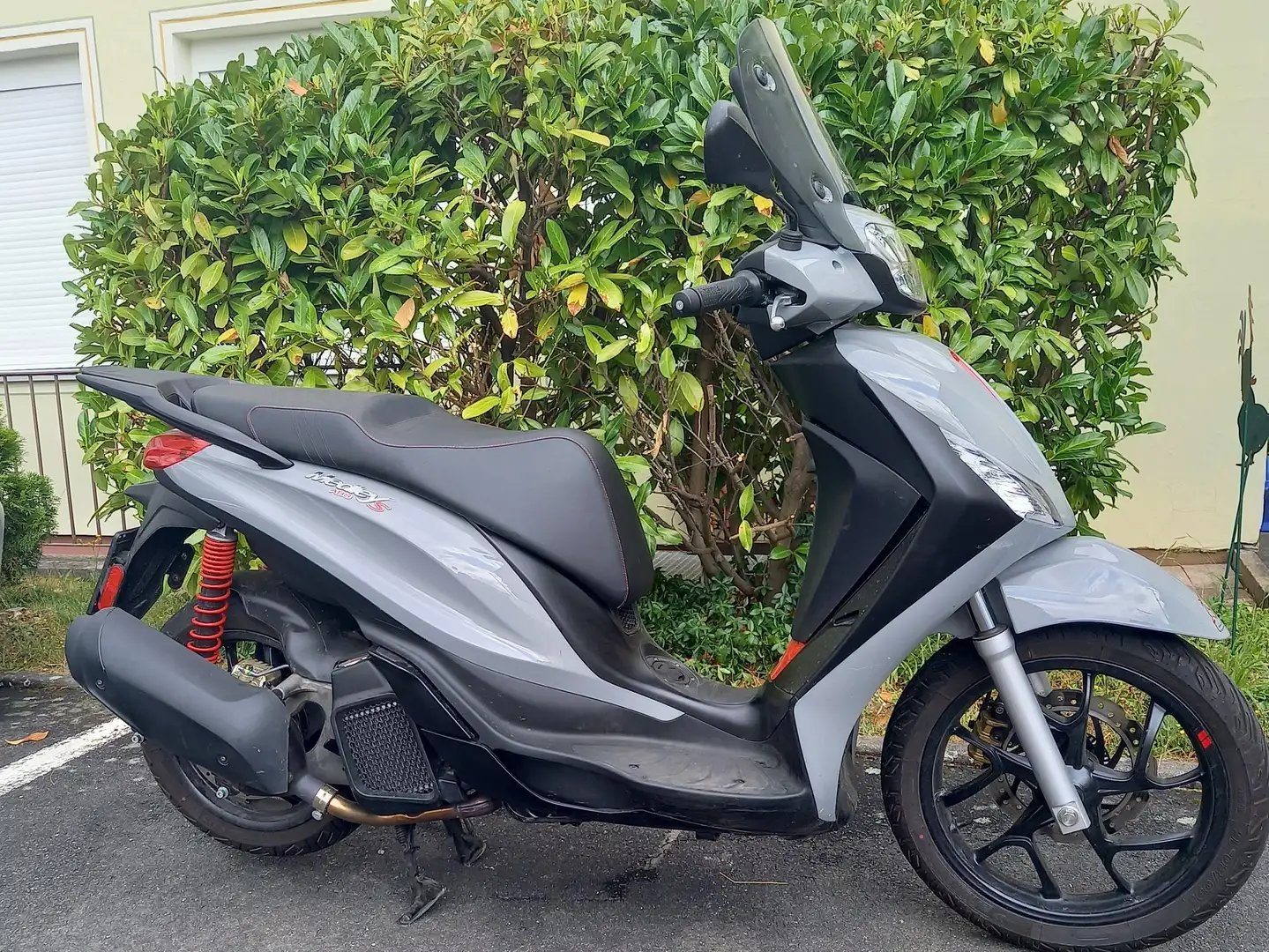 Piaggio Medley 125 Szary - 1
