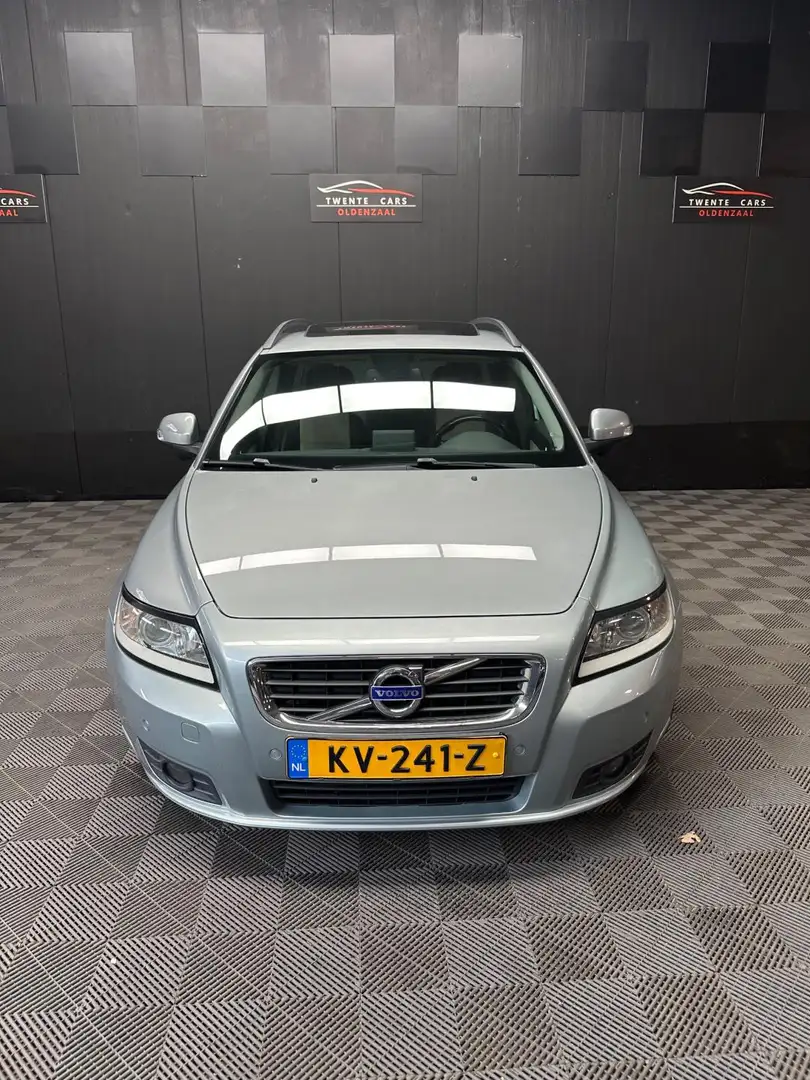 Volvo V50 1.6 D2 S/S R-Design | Pano | Navi | Leder | Memory Grijs - 2