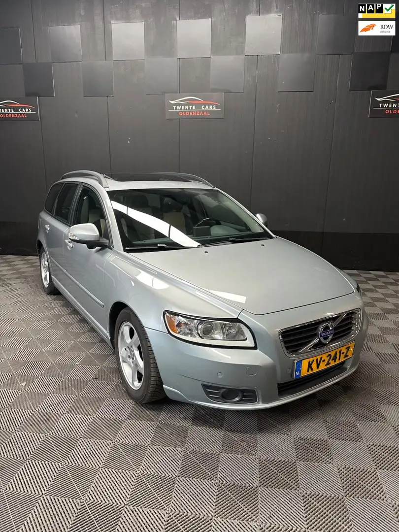 Volvo V50 1.6 D2 S/S R-Design | Pano | Navi | Leder | Memory Grijs - 1