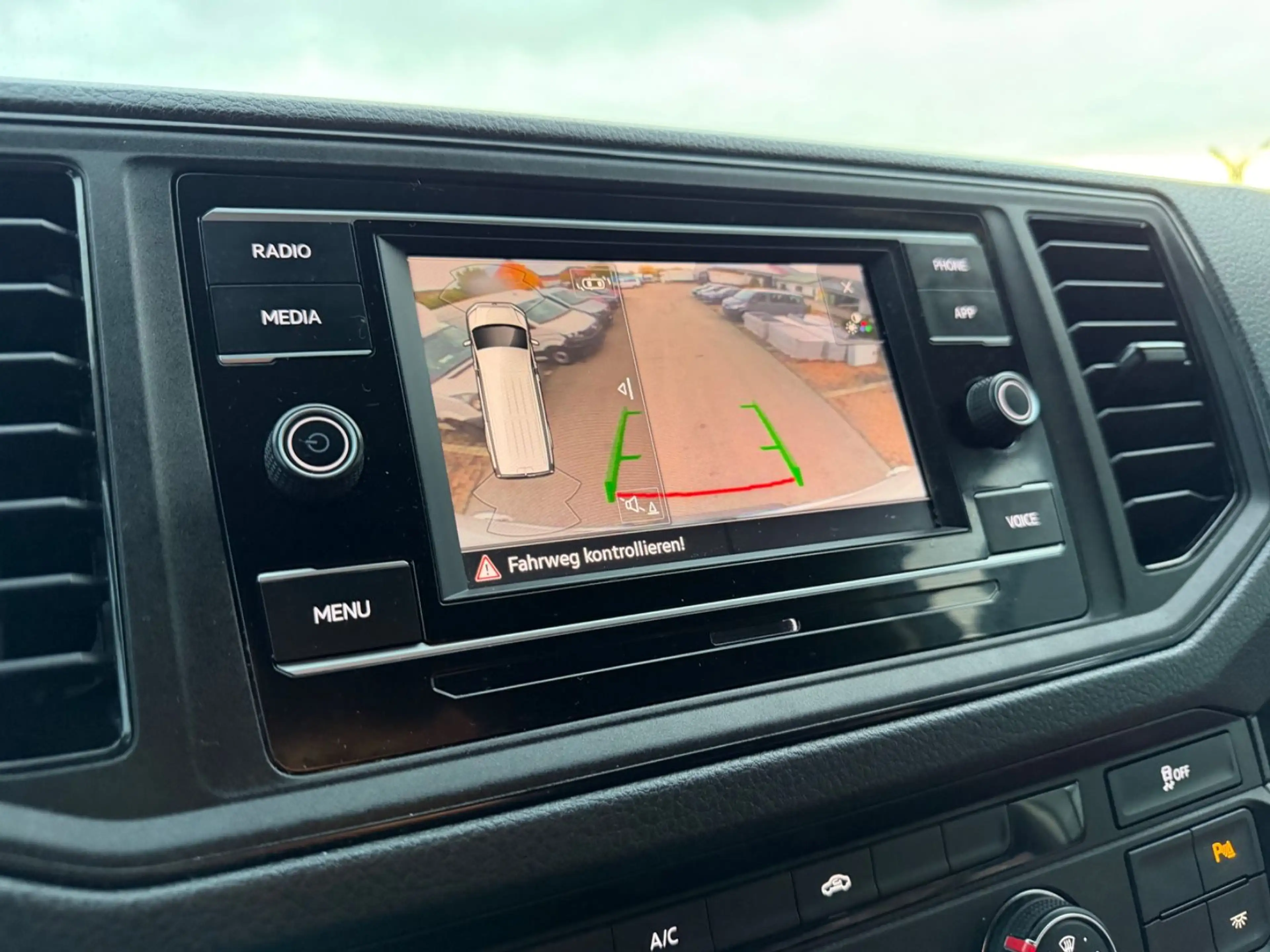 Volkswagen Crafter Kasten 35 lang Hochdach FWD — photo 14