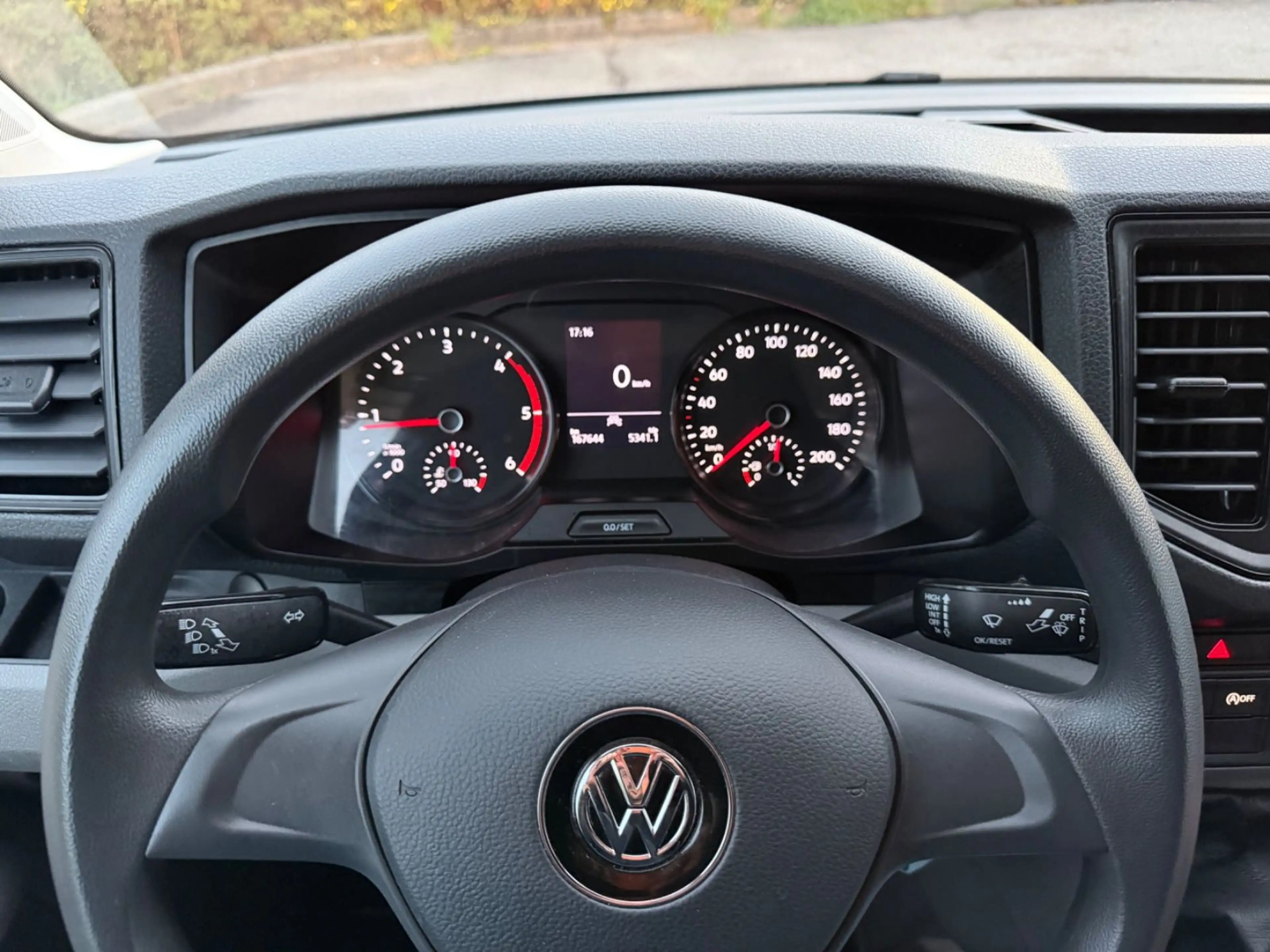 Volkswagen Crafter Kasten 35 lang Hochdach FWD — photo 11