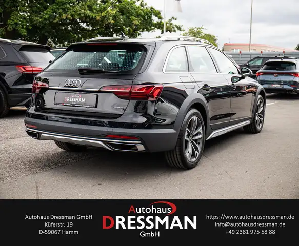 Audi A4 view 4