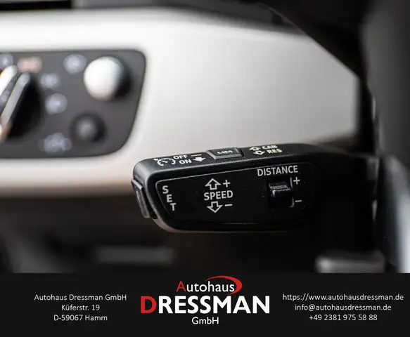 Audi A4 view 15