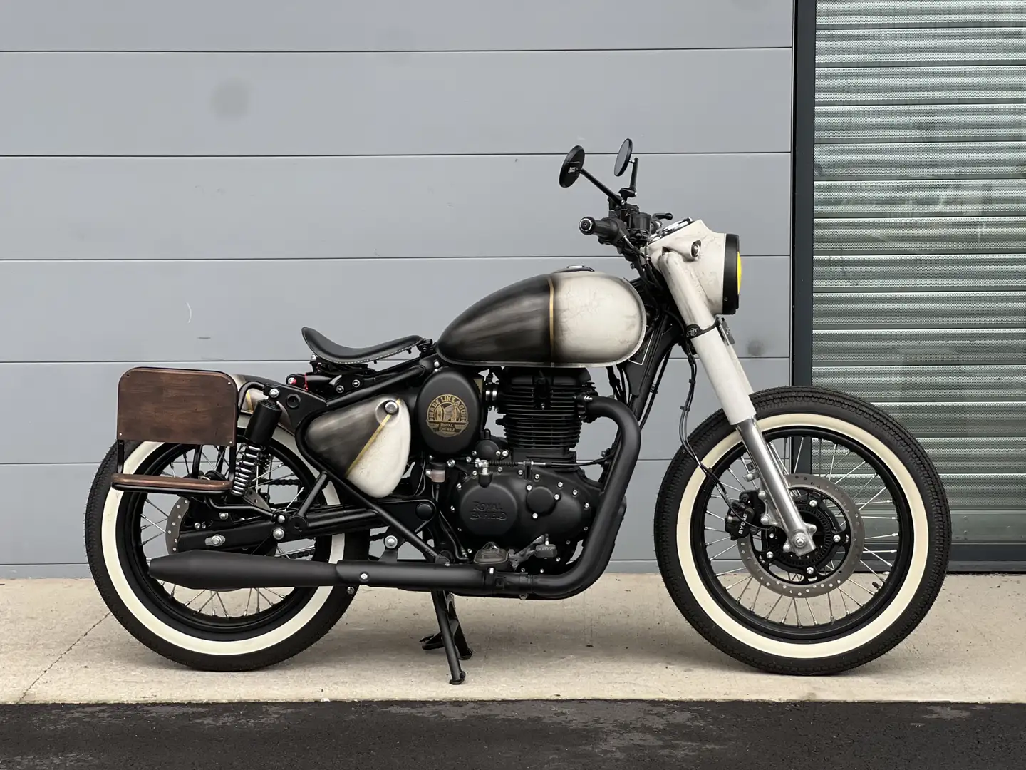 Royal Enfield Classic - 1