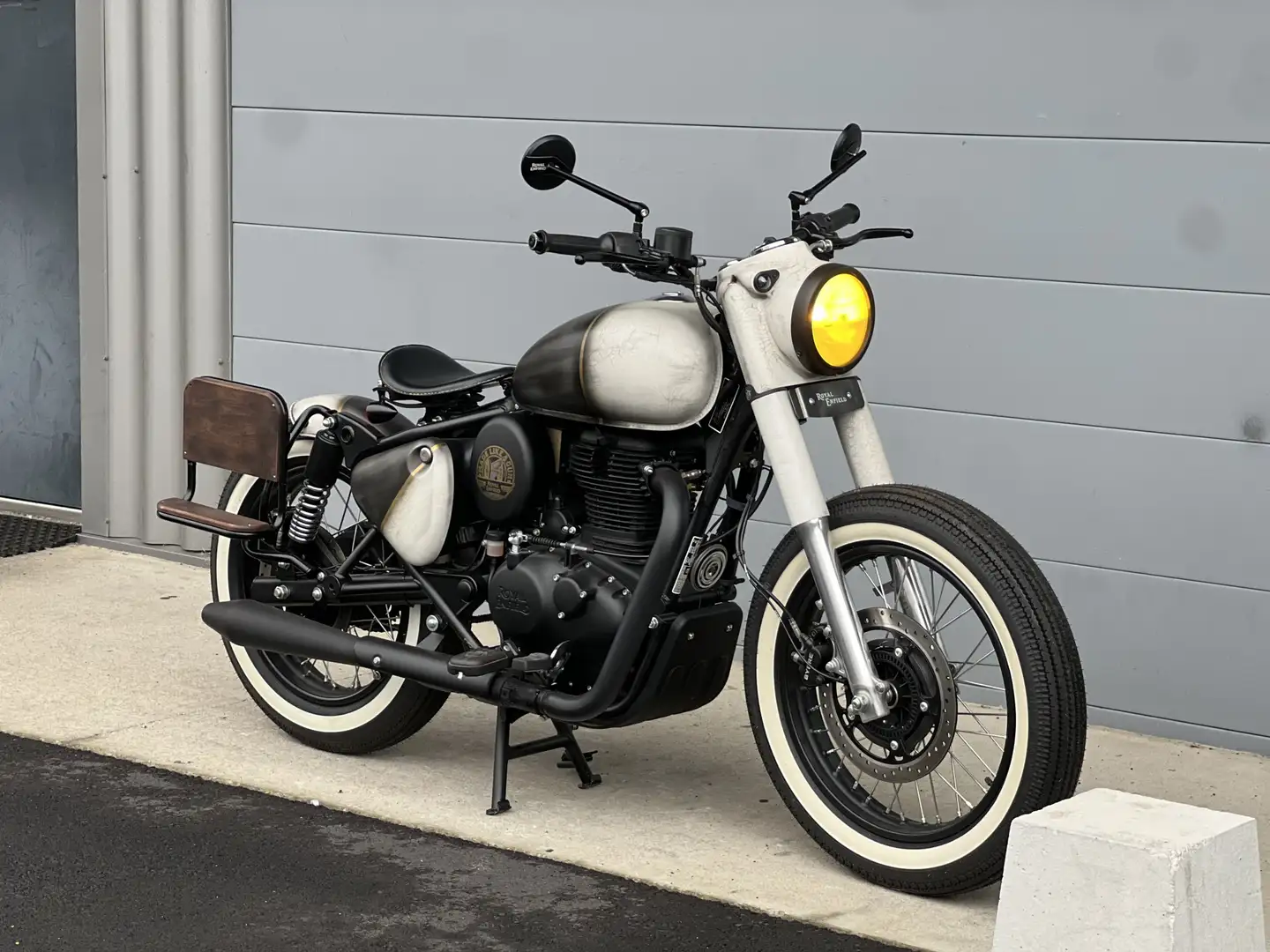 Royal Enfield Classic - 2