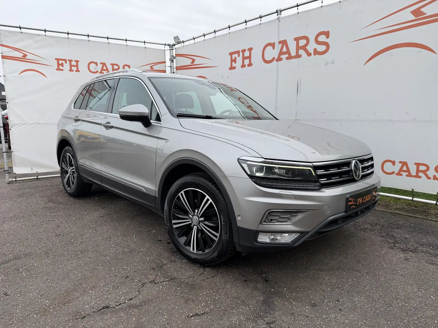 Volkswagen Tiguan 2.0 TDI 4Motion DSG Highline FULL OPTION*PANORAMIC Šedá - 1