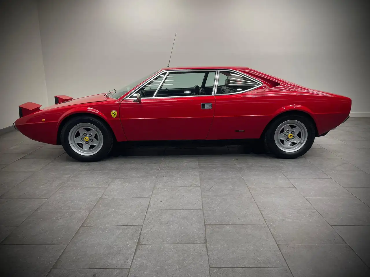 Ferrari Dino GT4 208 2+2 Coupé, foto 3