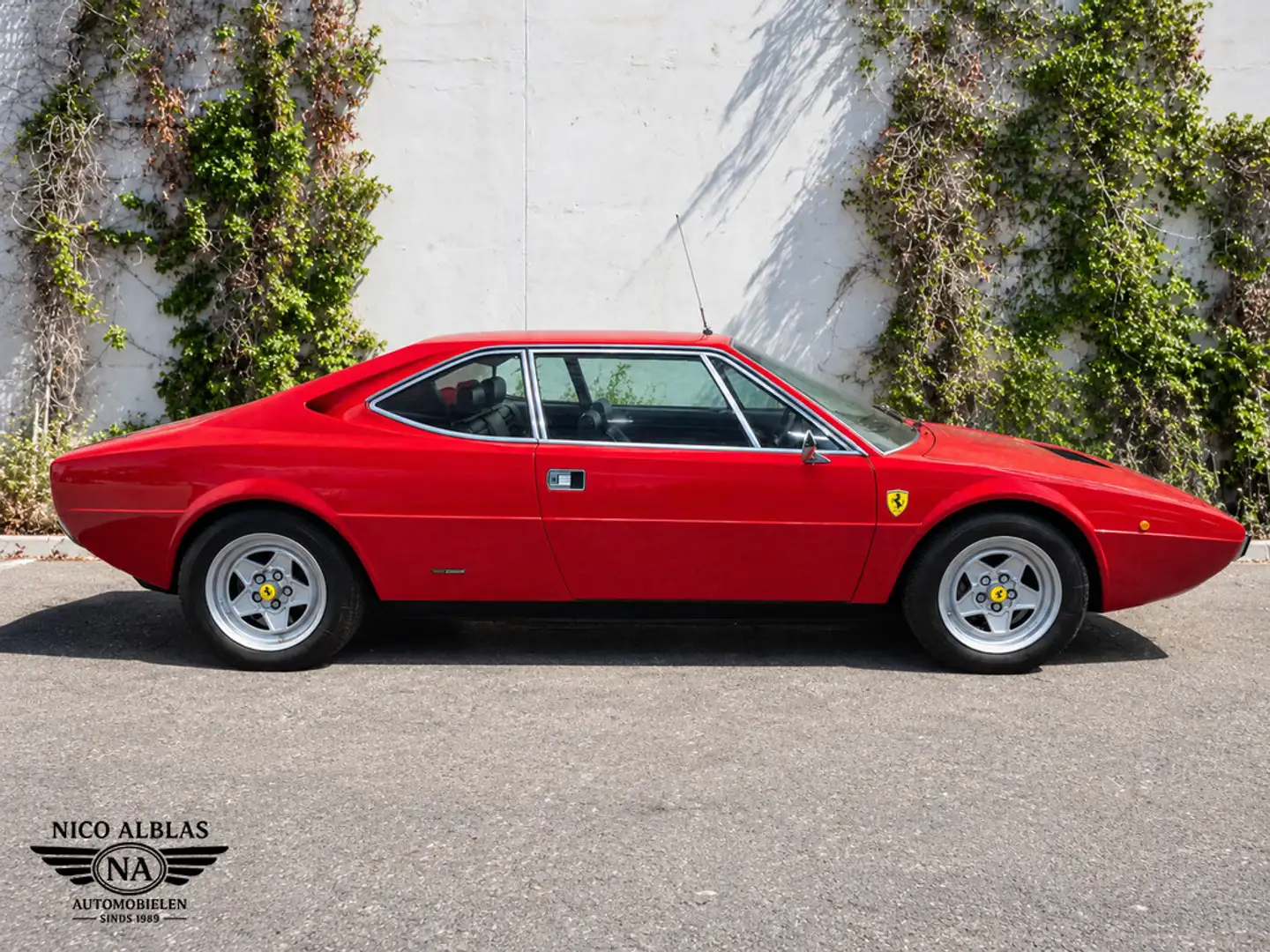 Ferrari Dino GT4 208 2+2 Coupé Rot - 2