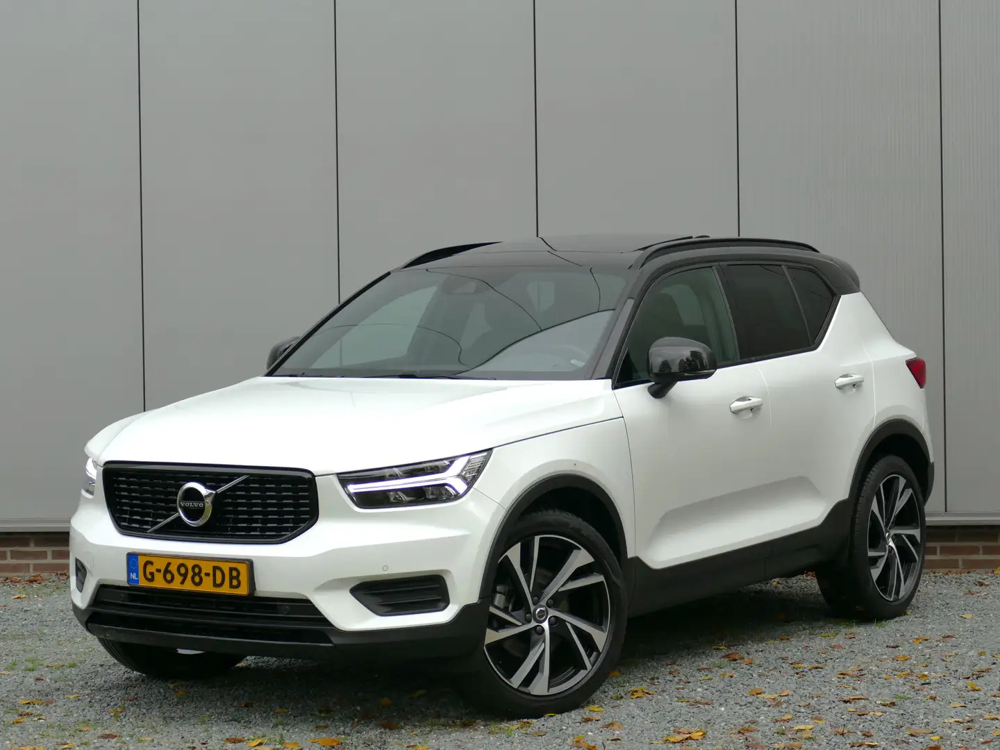 Volvo XC40 T4 AUT R-Design 12 MND garantie Leer / Panoramadak Bianco - 1