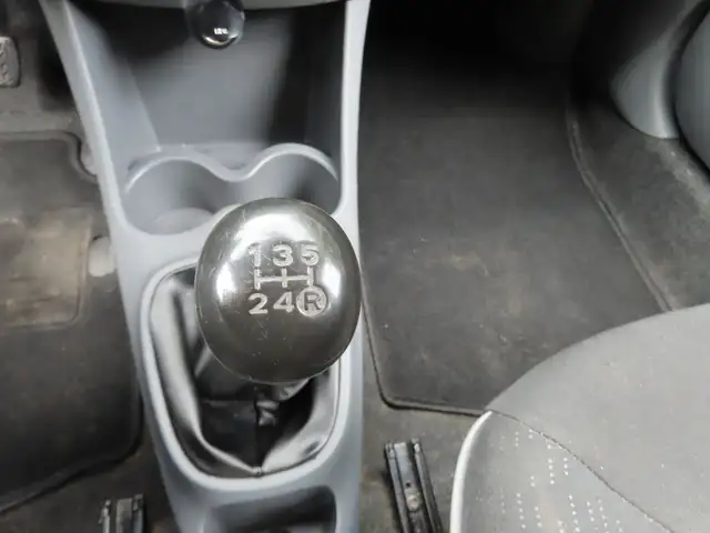 Peugeot 107 view 10