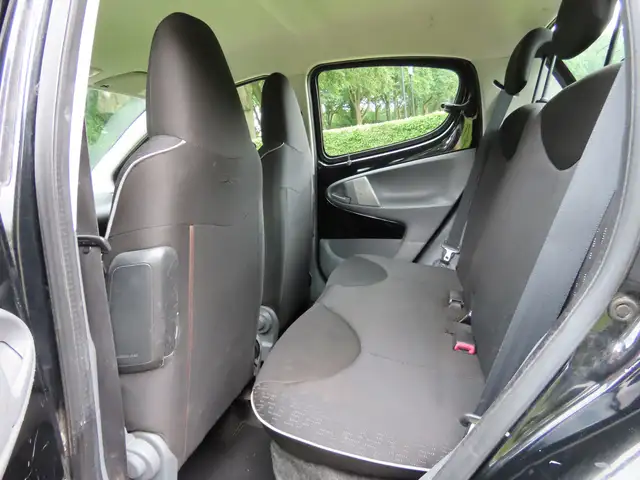 Peugeot 107 view 14