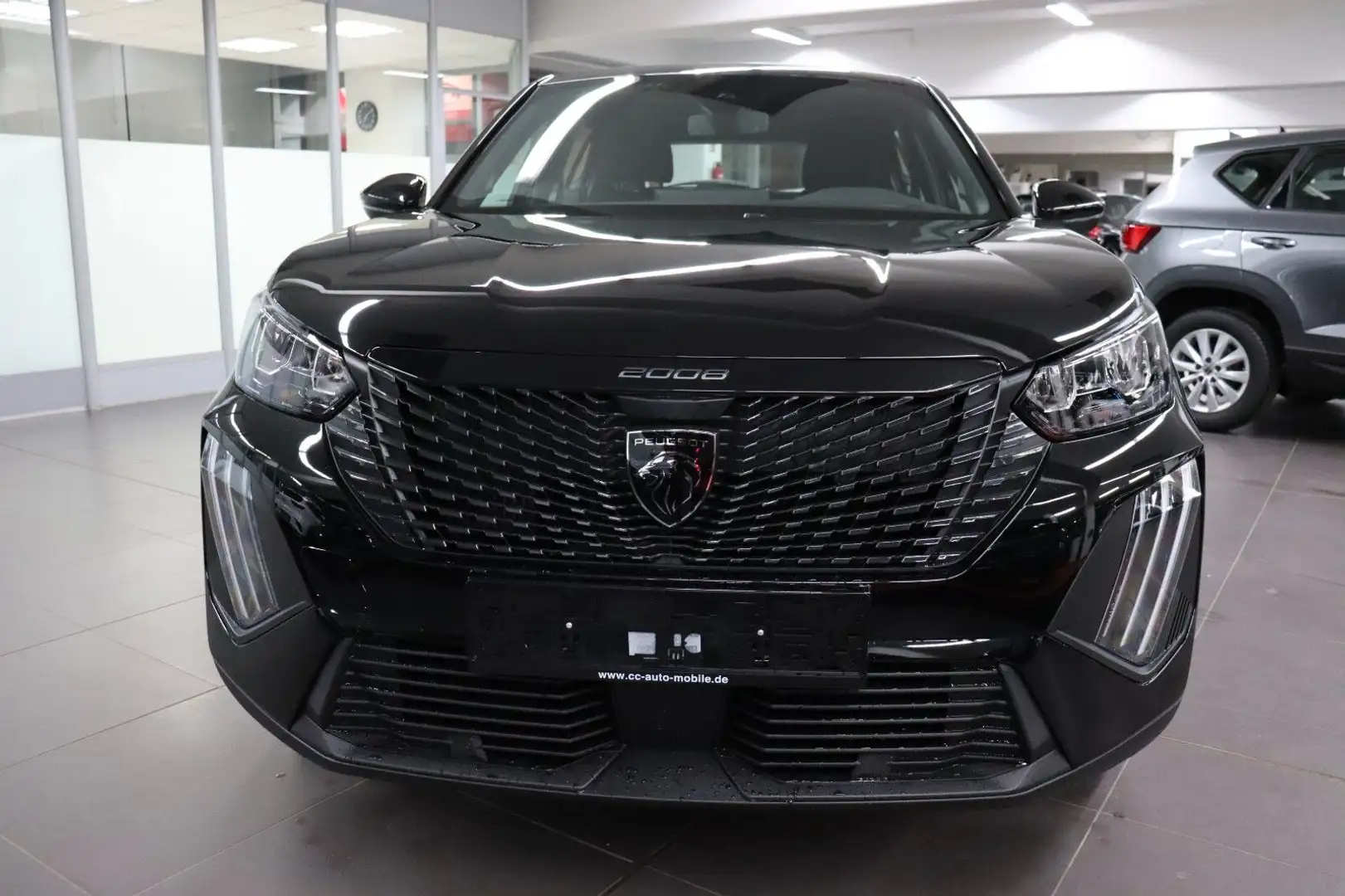 Peugeot 2008 1.2 PureTech Style SHZ LED PDC Carpl.SOFORT Чорний - 2