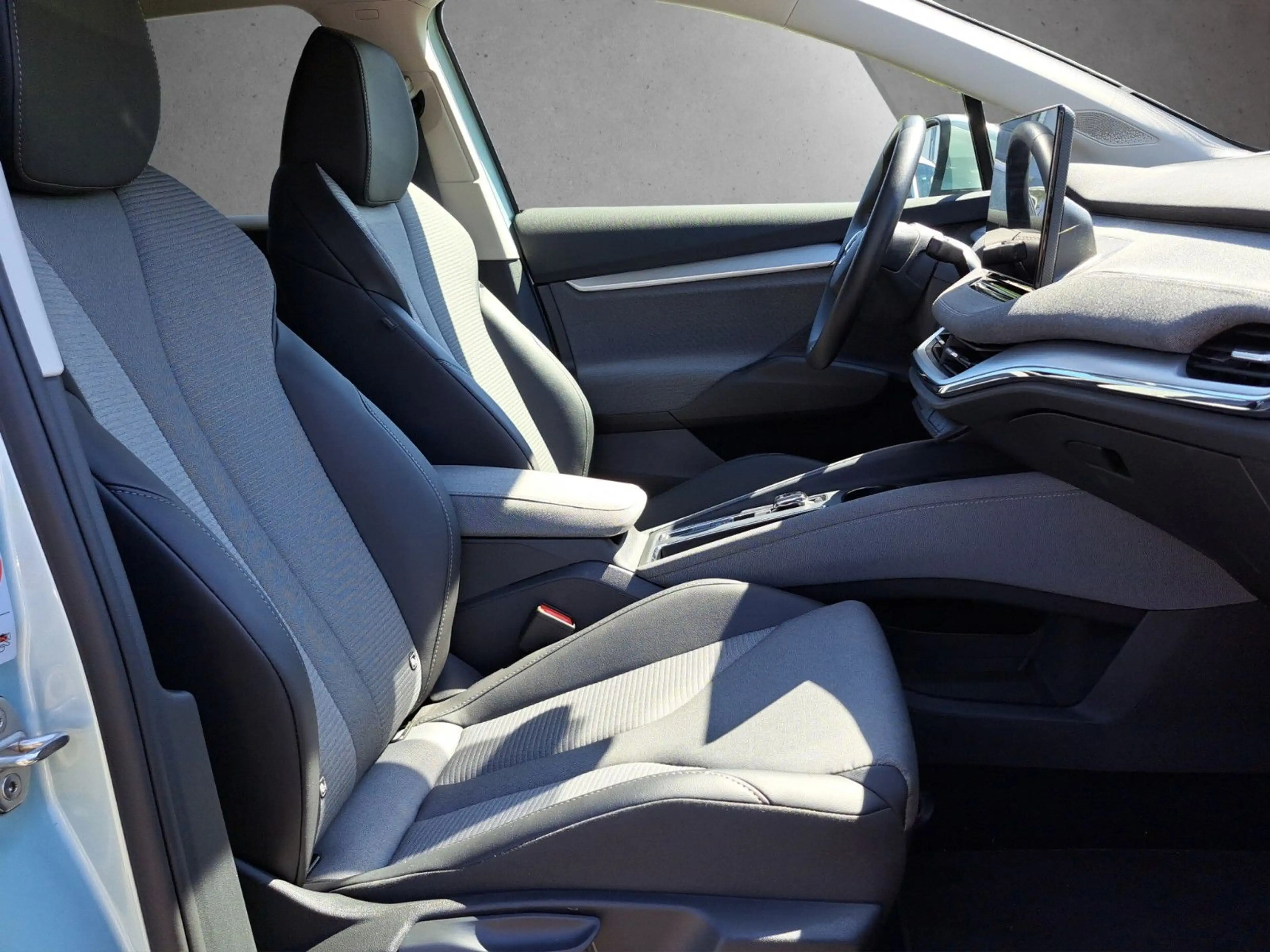 Skoda Enyaq 60 Loft Navi Klima SHZ PDC Kamera — photo 10