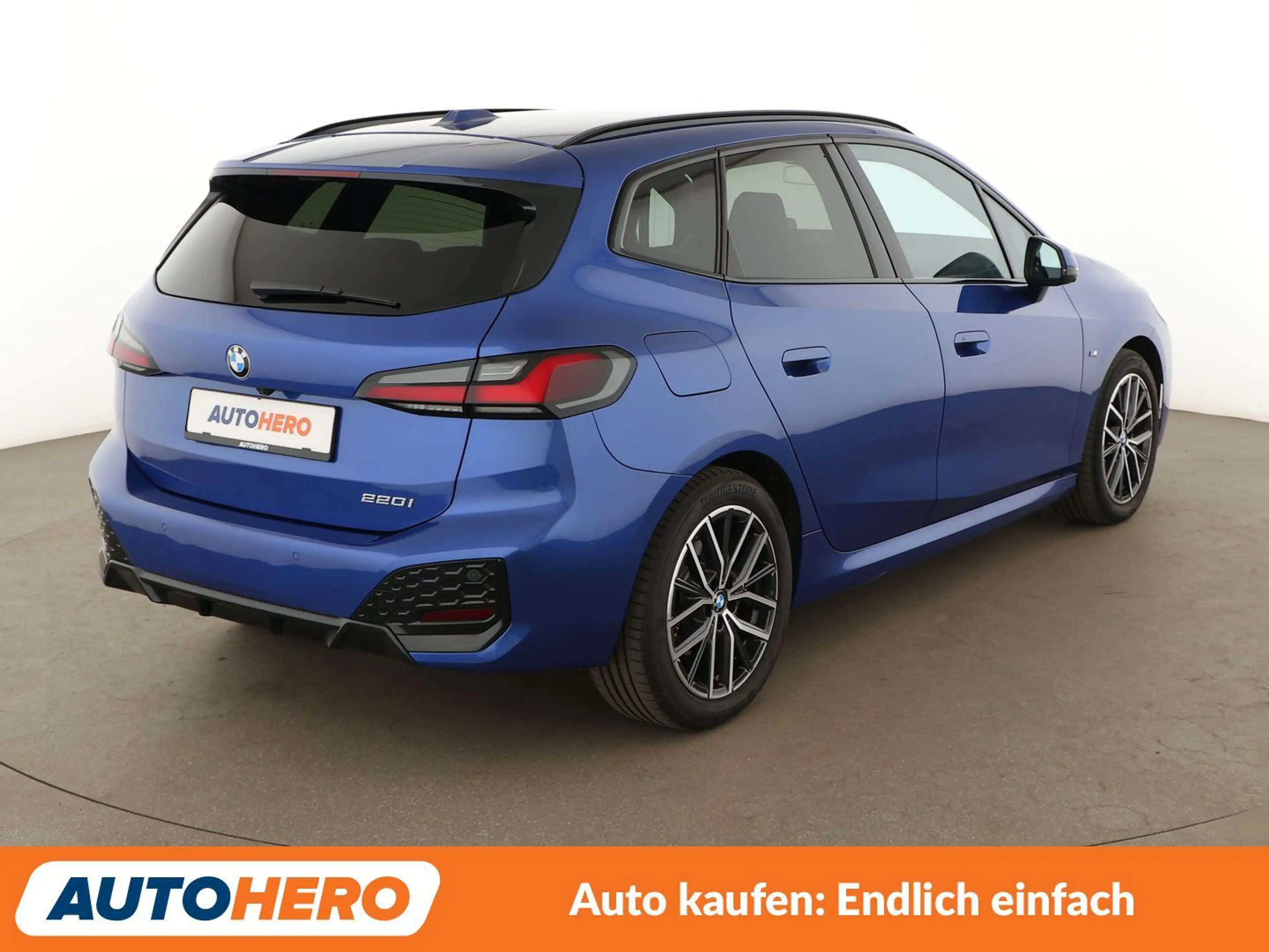 BMW 220 220i Active Tourer M Sport Aut.*NAVI*HUD*CAM* — photo 6