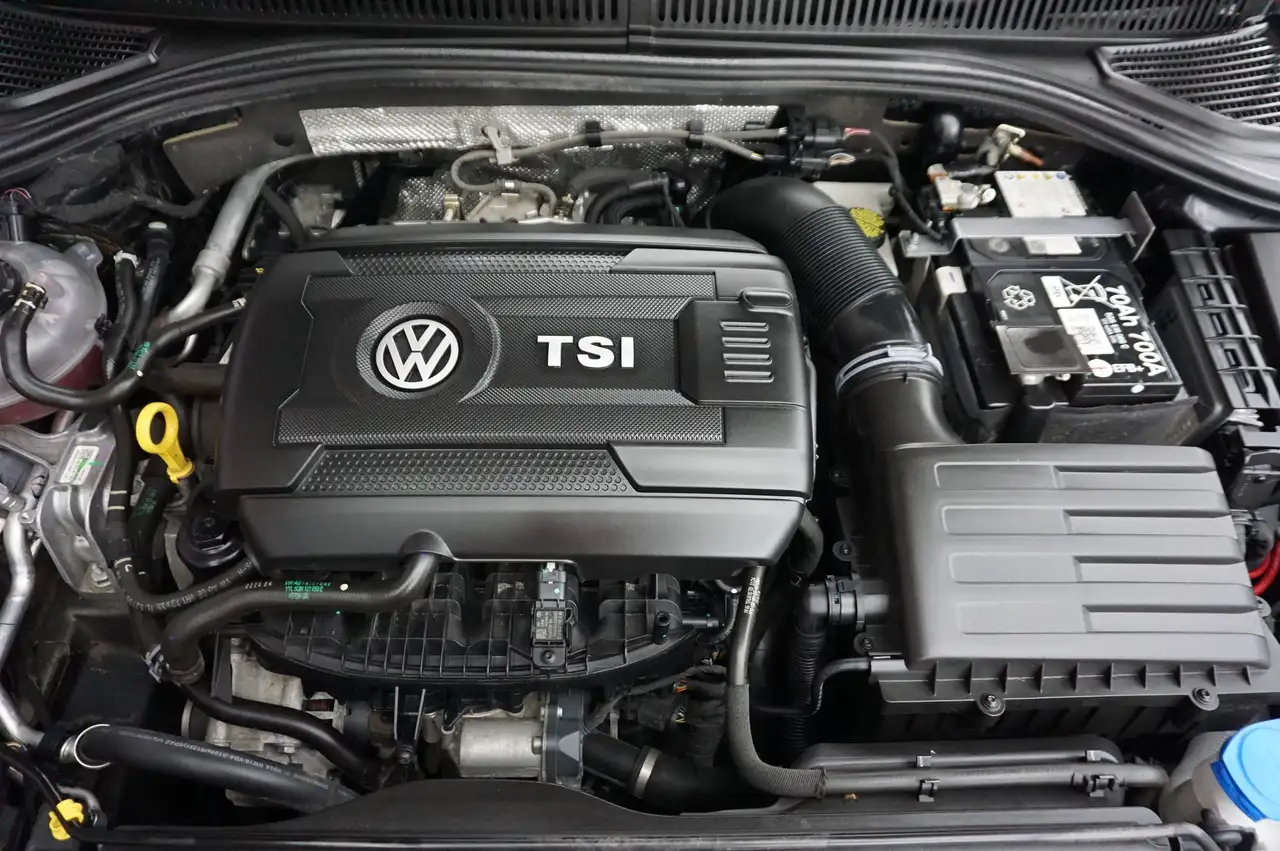 Volkswagen Jetta снимка Volkswagen Jetta