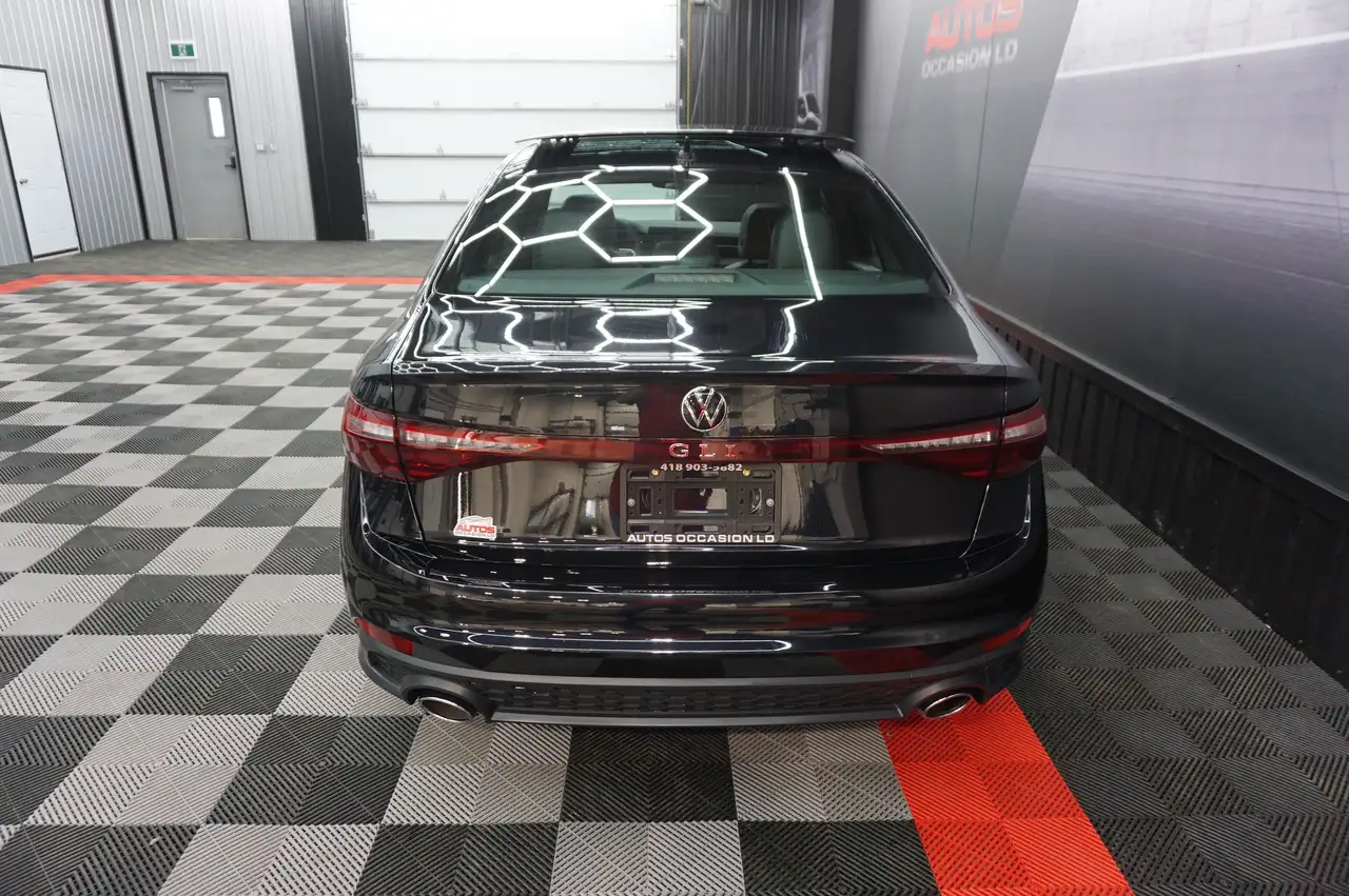 Volkswagen Jetta снимка Volkswagen Jetta