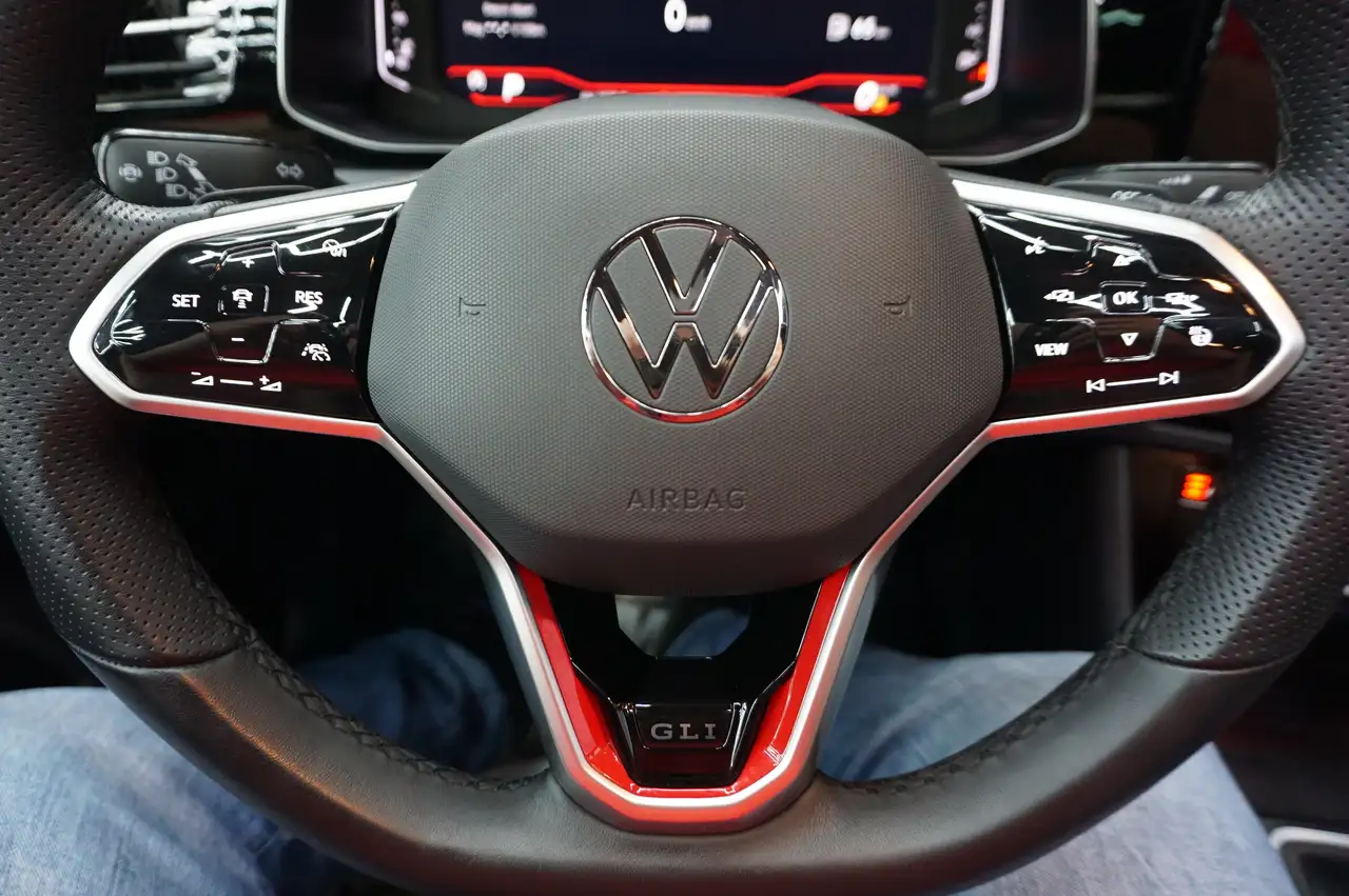 Volkswagen Jetta снимка Volkswagen Jetta