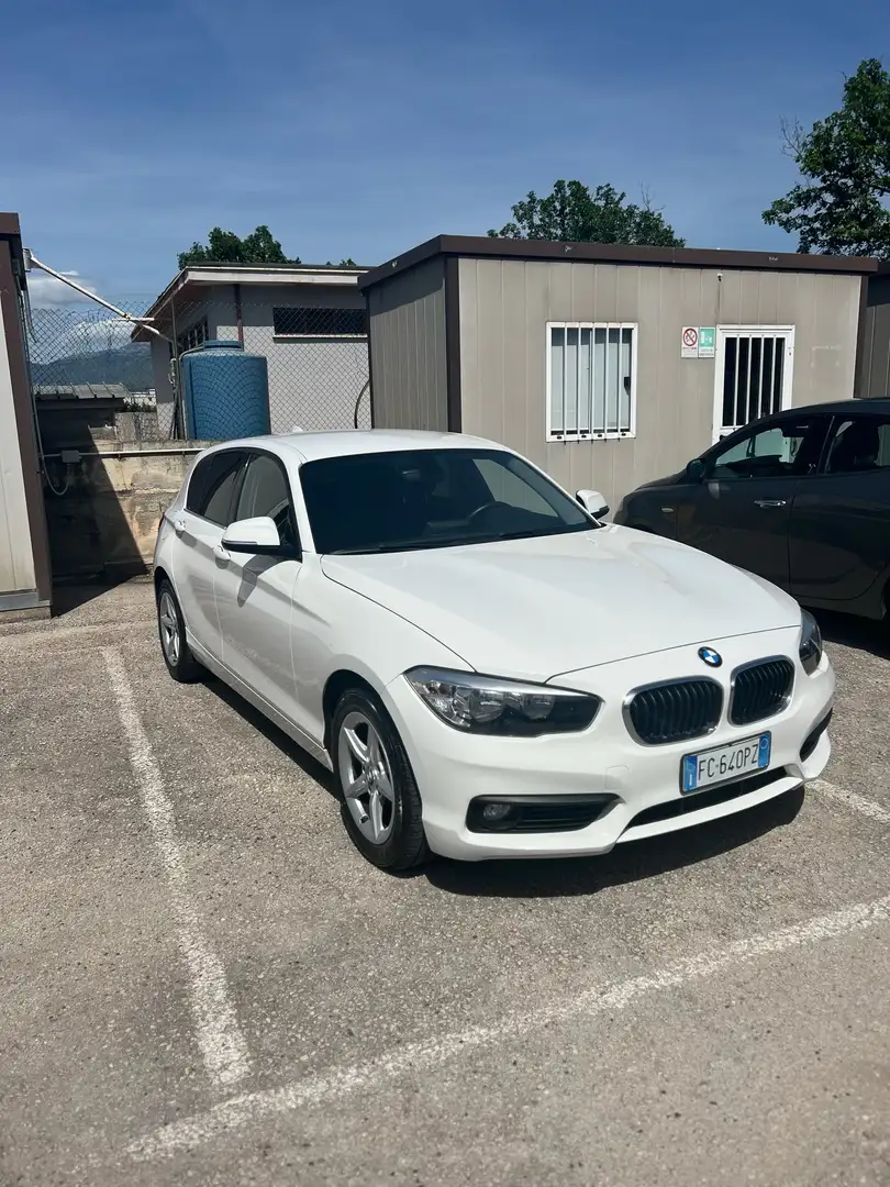 BMW 116 116d 5p Urban auto Beyaz - 1