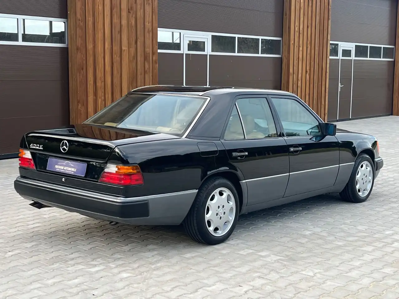 Mercedes-Benz 400 E W124 V8, Klima, SD, Leder, 040 Schwarz, foto 4