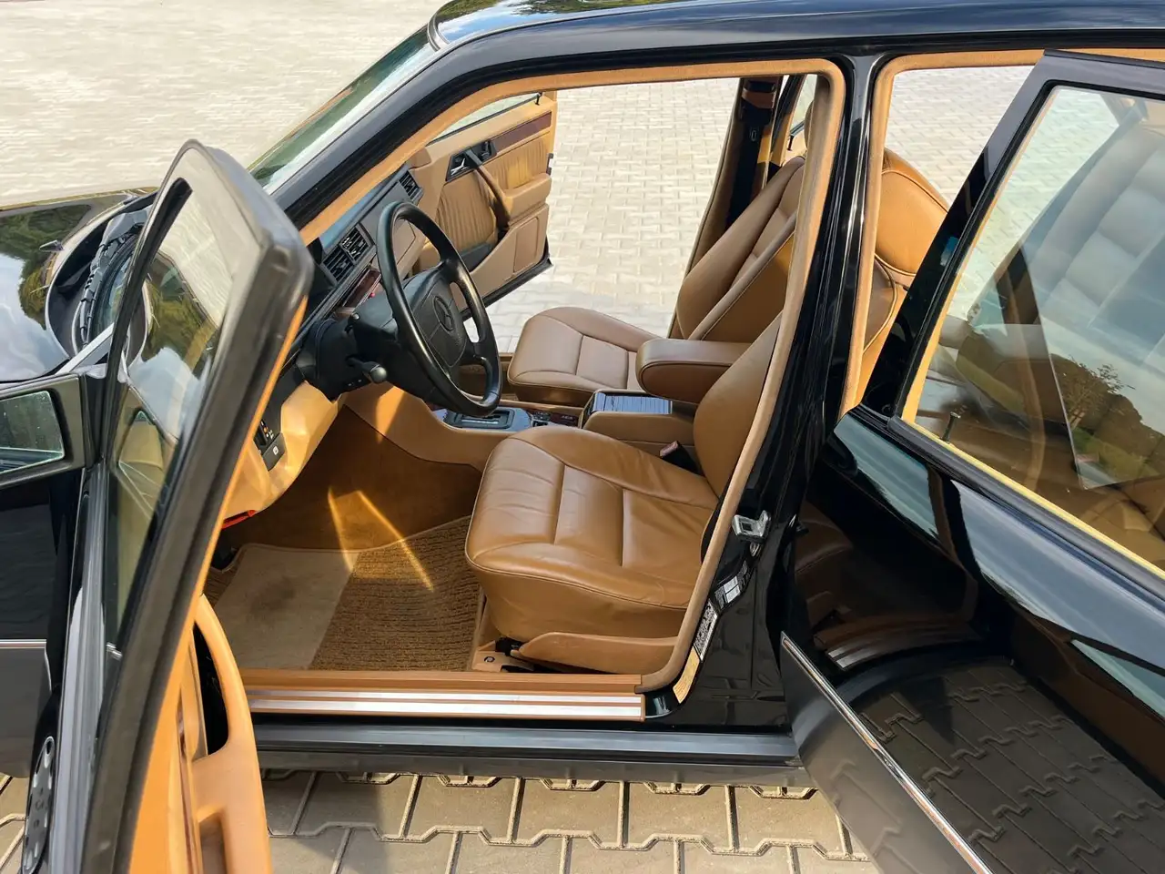 Mercedes-Benz 400 E W124 V8, Klima, SD, Leder, 040 Schwarz, foto 11