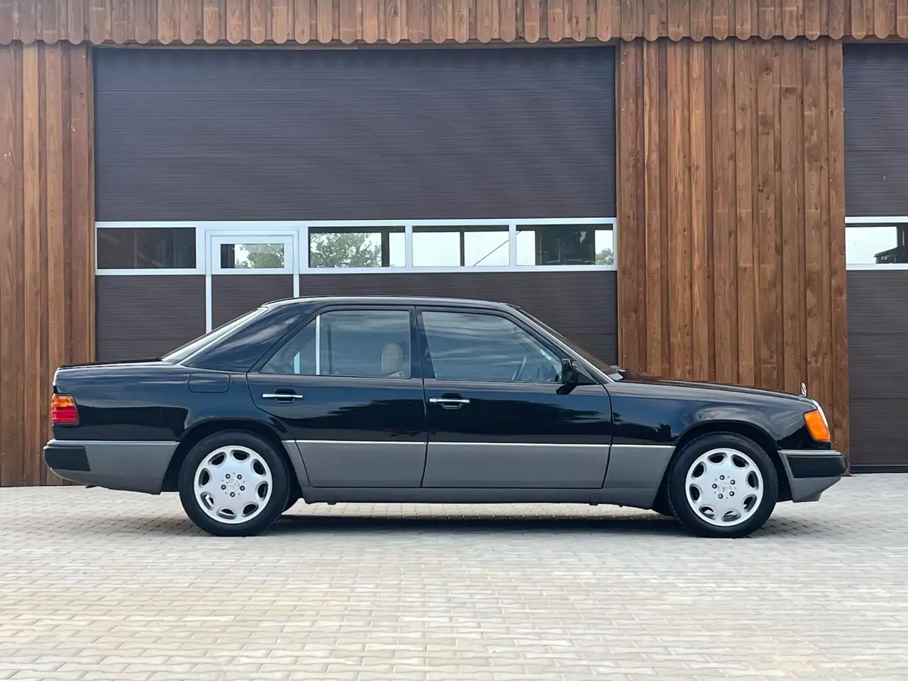 Mercedes-Benz 400 E W124 V8, Klima, SD, Leder, 040 Schwarz, foto 6