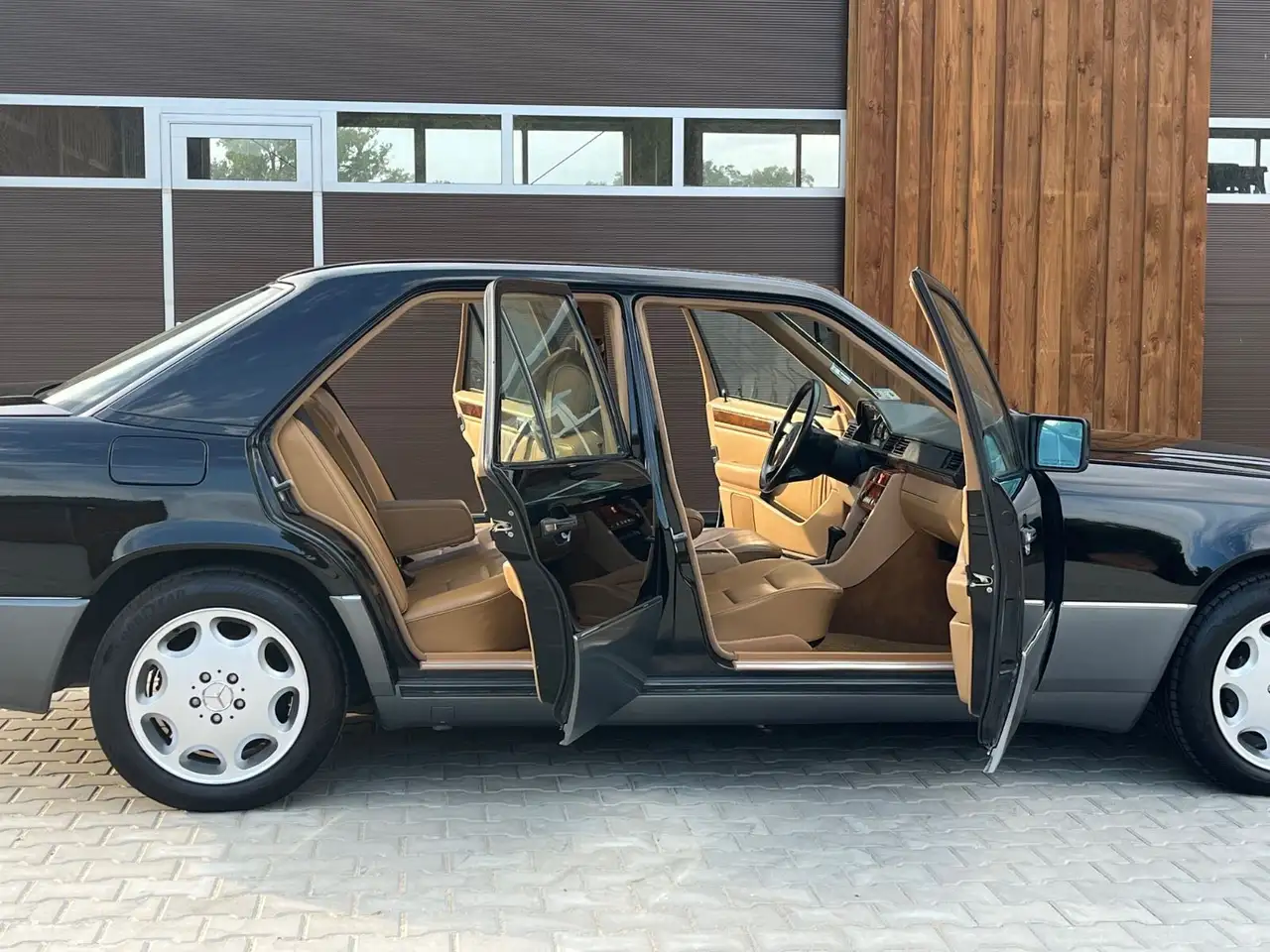 Mercedes-Benz 400 E W124 V8, Klima, SD, Leder, 040 Schwarz, foto 7
