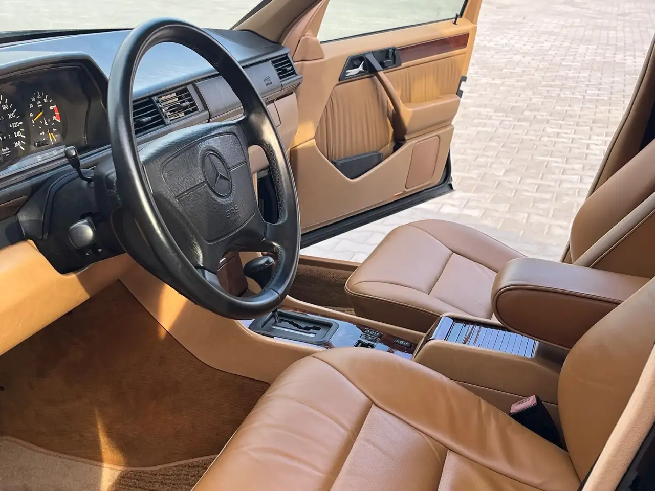 Mercedes-Benz 400 E W124 V8, Klima, SD, Leder, 040 Schwarz, foto 10