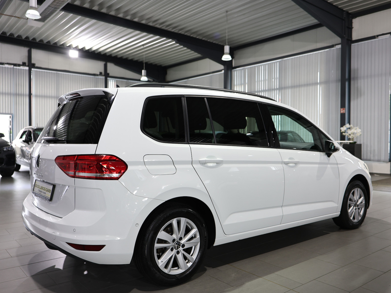 Volkswagen Touran 2.0 TDI DSG IQ Comfortline / 7-SITZE, LED — photo 10