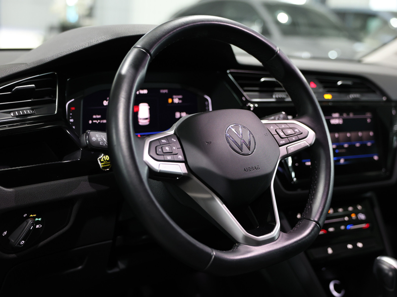 Volkswagen Touran 2.0 TDI DSG IQ Comfortline / 7-SITZE, LED — photo 14