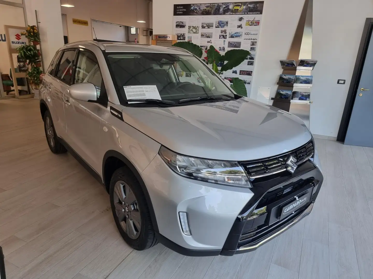 Suzuki Vitara NEW COOL+ 1.4 HYBRID 2WD NUOVO NON KM0 Silber - 2