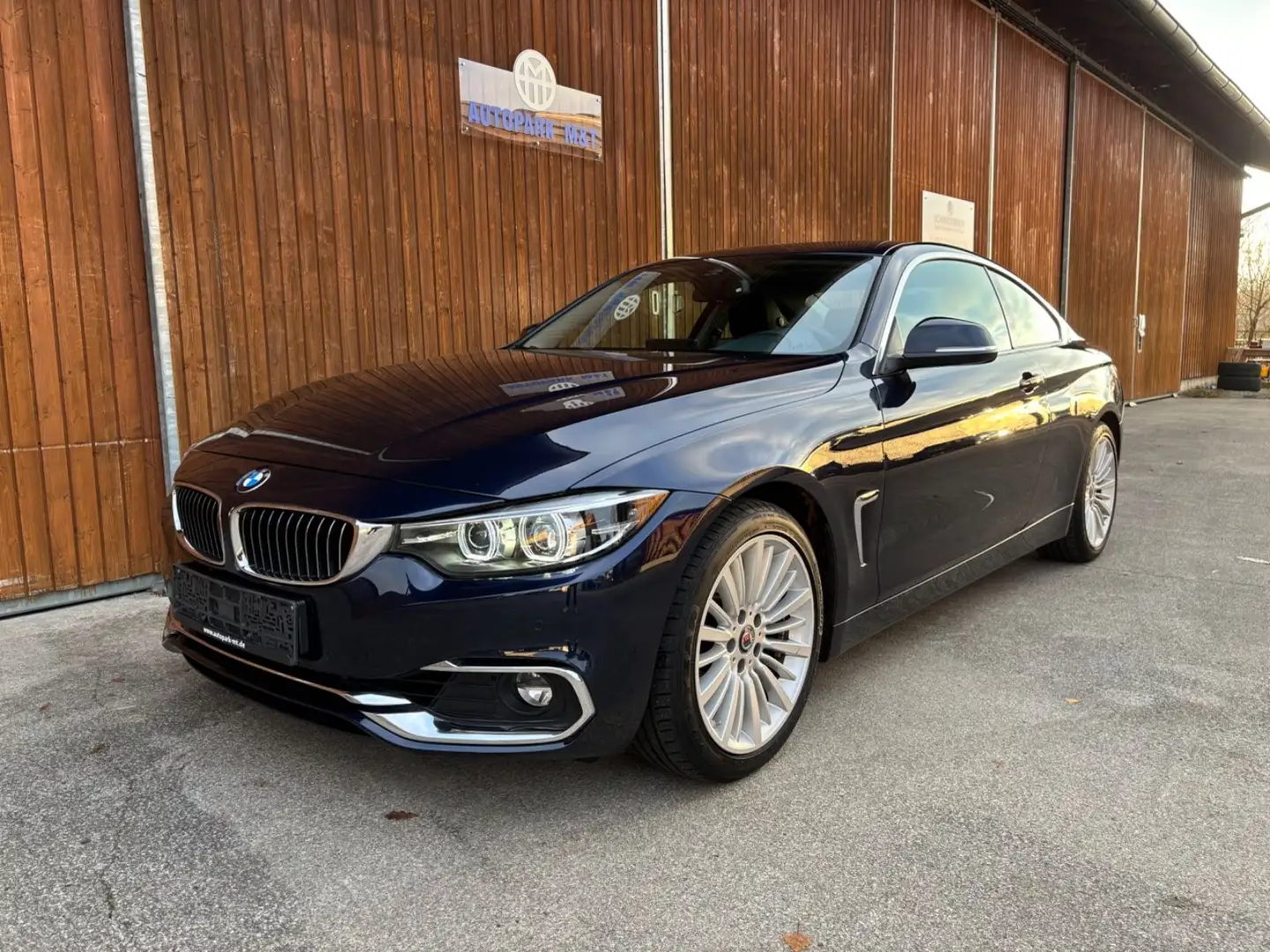 BMW 420 i Luxury Line Leder Navi Drivingassist LED Blau - 1