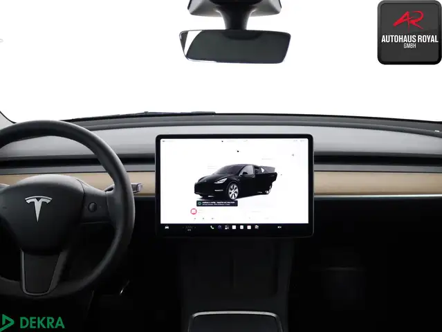Tesla Model Y view 9