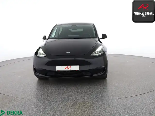 Tesla Model Y view 8