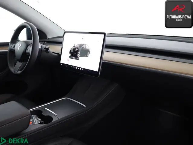 Tesla Model Y view 10