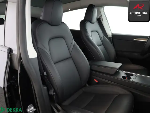 Tesla Model Y view 11