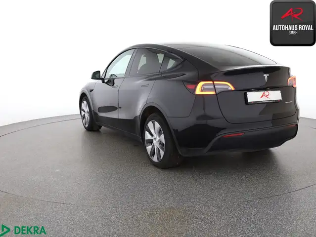 Tesla Model Y view 3